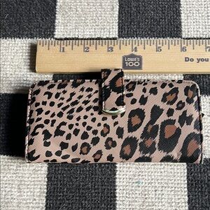 No brand Sleek brown and Black Wallet leopard‎ print with Card Holders nwot